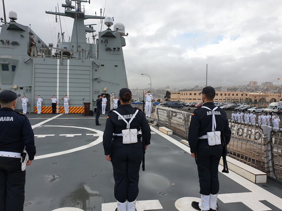 Armada_esp's tweet photo. El #P41Meteoro zarpó hoy de su base de #LasPalmas y transita en demanda del #Mediterráneo, donde cumplirá su misión como buque de #Mando de la @COM_SNMCMG2.
Que os acompañen buenos vientos compañeros💪.
#SomosLaArmada🇪🇸⚓️
#DefendemosEspañaEnYDesdeLaMar https://t.co/6I8rrUcxQx