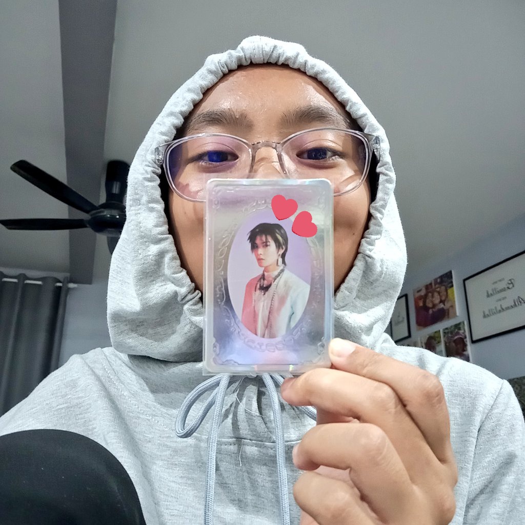 yutaktau's tweet photo. THANKS @hooniepyo THE QUALITY IS OUT OF MY EXPECTATIONS, LOVE IT SOOOOO MUCHHHH😭💞💝 https://t.co/bD2jimrdbU