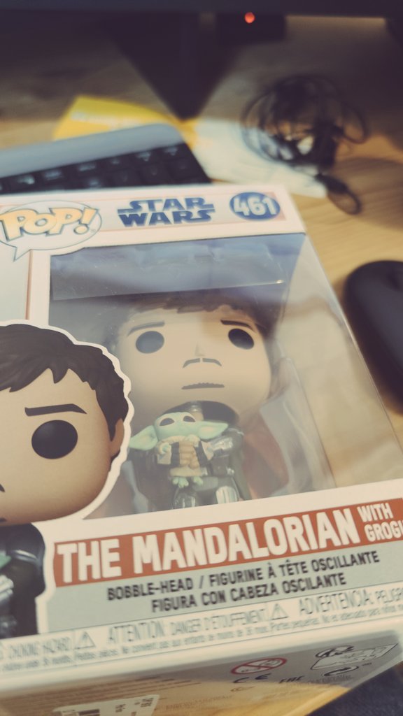 Airgamingpocket's tweet photo. Vous avez l'air d'adorer les #funkoPOP #Funko en #Concours 
Alors on en refait un

Cette fois-ci c'est le #Mandolorian Avec #Grogu et pas ce gros nul de #BookofBobaFett #BobaFett 

Pour participer 
🎁RT
🚀Follow

TAS 24/01/22 https://t.co/CuXbZMrCN5