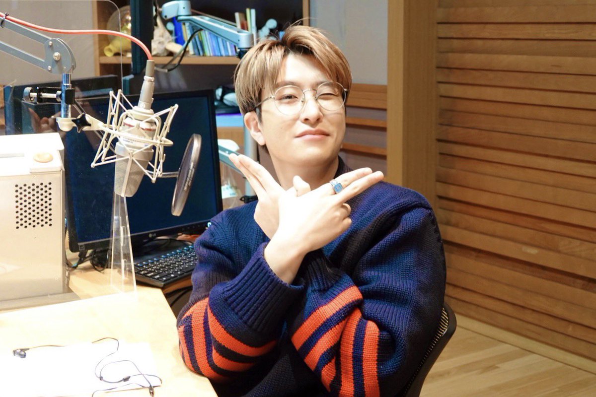 YOUNGJAExArs's tweet image. 여러분이 너무x917 보고 싶어했던 달디 등장🌙 앞으로 3주 동안 매일 저녁 8시! MBC FM4U 꿈꾸는 라디오에서 만나요💚

달디: 귀여울게🦦
꿈꾸라: 들을게📻
눈물: 흐를게💦

#영재 #YOUNGJAE