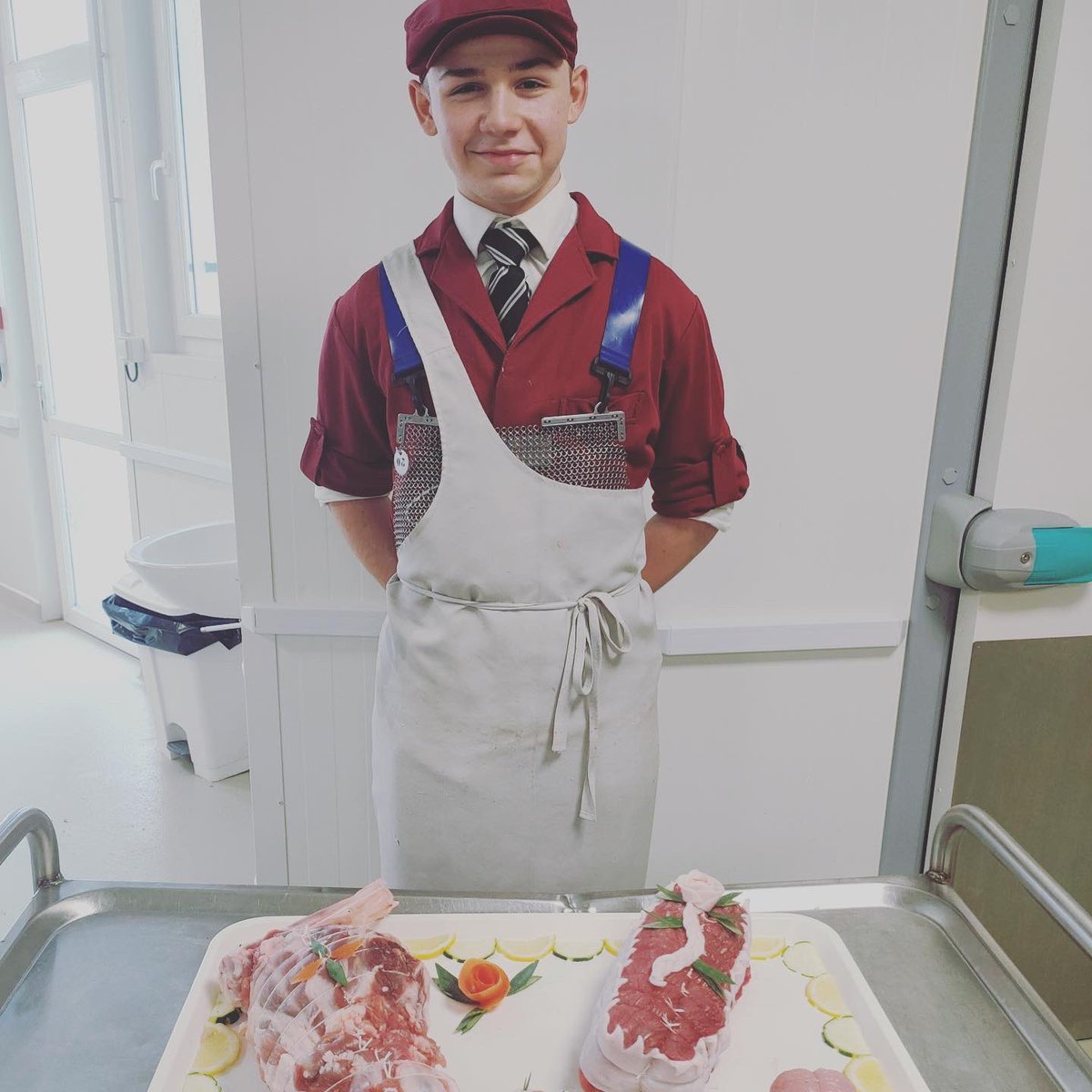 [MAF Boucherie] 🥩

Ce matin avait lieu au #CFAdesMétiers de #Boulazac la sélection #departementale du #concours de #meilleurapprentidefrance en #boucherie. 

C’est Théo Lagrange qui s’impose et qui représentera la #Dordogne aux sélections #regionales 🥇