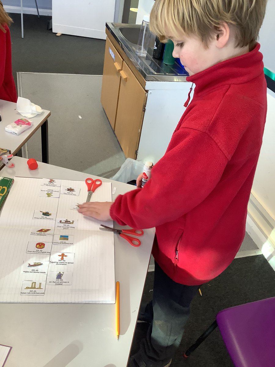 Y4_STM's tweet photo. Y4 have been creating a timeline based on their new History topic ‘Anglo Saxons’! @Y4_STM @STM_Hull https://t.co/knha9xk7Ec
