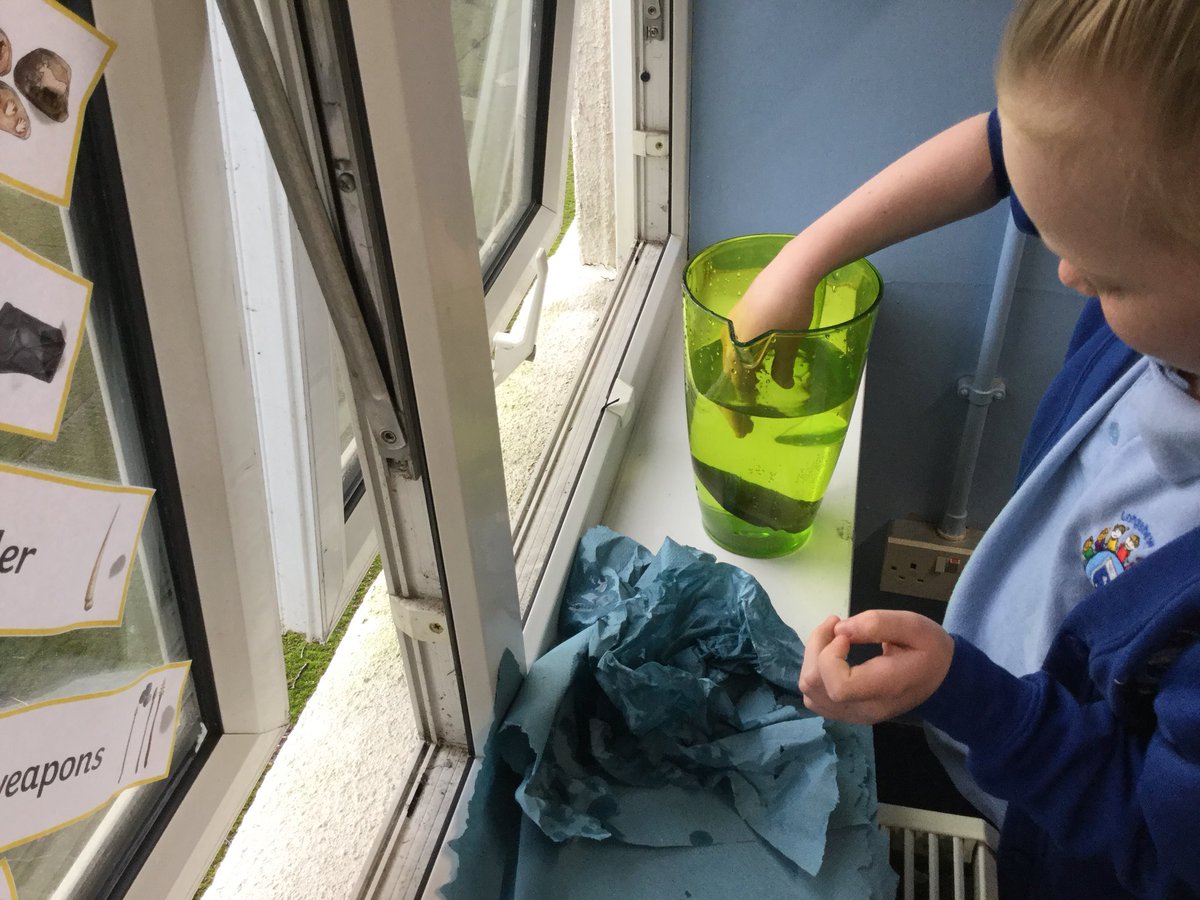 Class3l's tweet image. Investigating the properties of rocks this afternoon