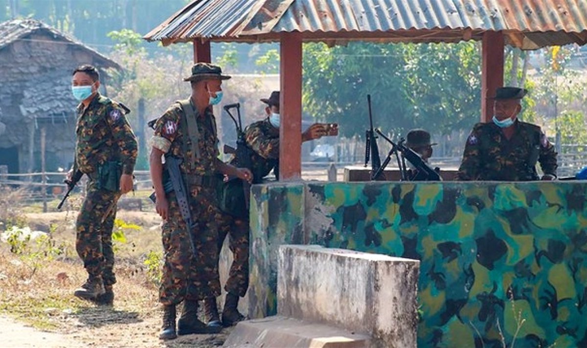 Khithitofficial's tweet photo. KNU တပ်မဟာ ၂ တွင် စစ်ကောင်စီတပ်ဖွဲ့ဝင်များ ၂ ကြိမ် မိုင်းဆွဲတိုက်ခိုက်ခံရပြီး စစ်သား ၇ ဦးသေဆုံး၊ ၅ ဦး ဒဏ်ရာရ
ရန်ကုန်၊ ဇန်နဝါရီ ၁၇

Read More -> https://t.co/Nm4f4E7EXx https://t.co/IydyZx0DUc