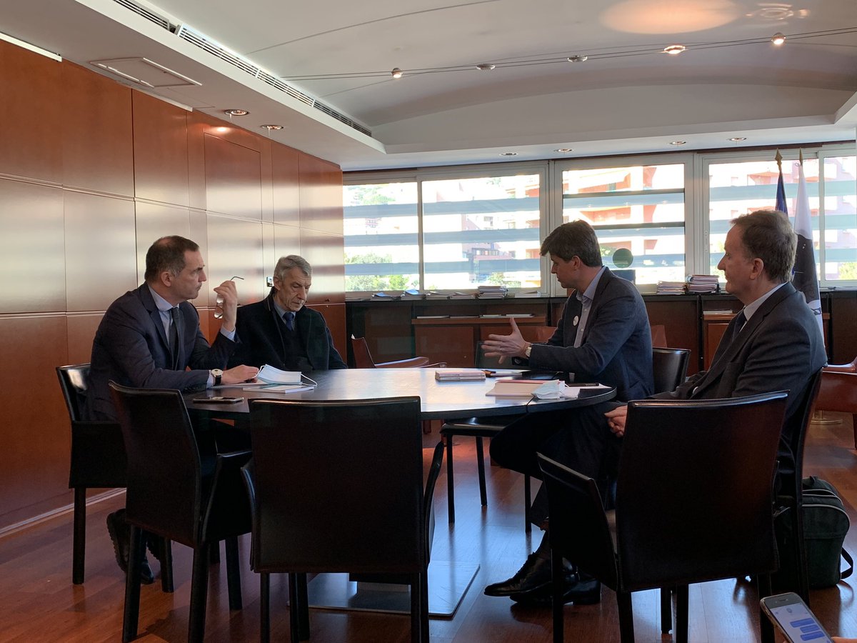 MouvementSimple's tweet photo. Premier déplacement de campagne pour #GaspardKoenig à Bastia et Corte ! 
Rencontre très riche avec @Gilles_Simeoni pour parler autonomie locale et revenu universel, sujets chers à l’Ile de Beauté. https://t.co/aK2BrlMM7g