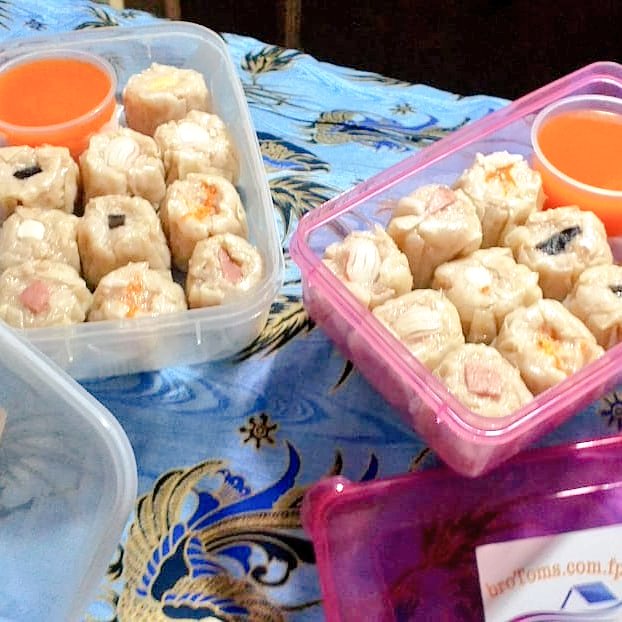 SusenoBastomi's tweet photo. Open order
Premium Dimsum ayam
Tahu Baso
Lumpia udang
#PewirausahaPemula @OfficialAsoppsi @ajengcute16__ @macanutara_ @Kedai_RotiSENJA @dhewie_official @gunarto7706 @justice191270 https://t.co/TeKbS5c7Yn
