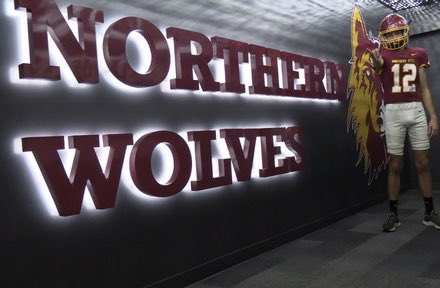 tylerjb32's tweet photo. After a great visit, I’m excited to announce that I’ve received a division II scholarship offer to play football at Northern State University! @NSUWolves_FB @SamChilsen @NSUCoachSchmidt @IsaacFruechte14 https://t.co/ggJD55QkFg