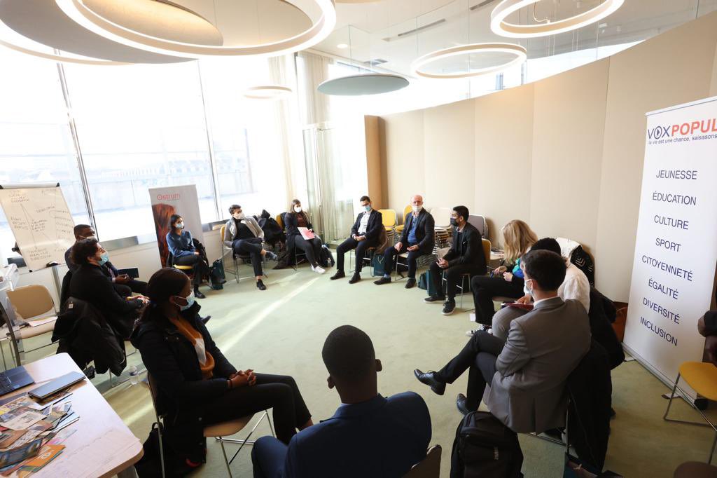 Voxpopuli_Assos's tweet photo. En direct de la première édition de #PopSkills Finance avec @OstrumAM_FR ! 
Pendant une semaine, 12 étudiants développeront leurs soft-skills et rencontreront les mentors de chez  #Ostrum qui les accompagneront les  6 prochains mois. https://t.co/TtB4895jOt
