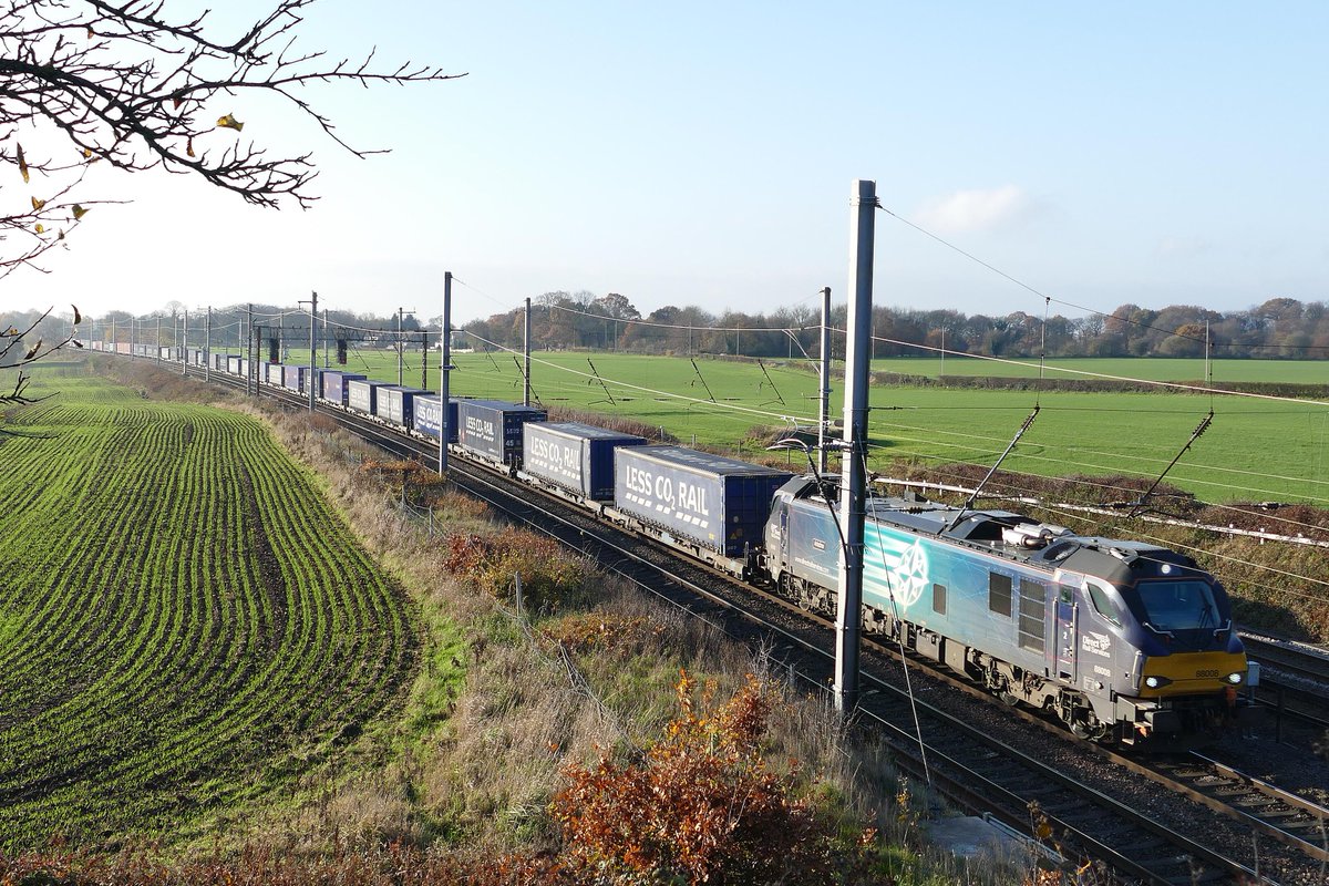 88008  Daventry-Mossend  Credit - Jo Clough