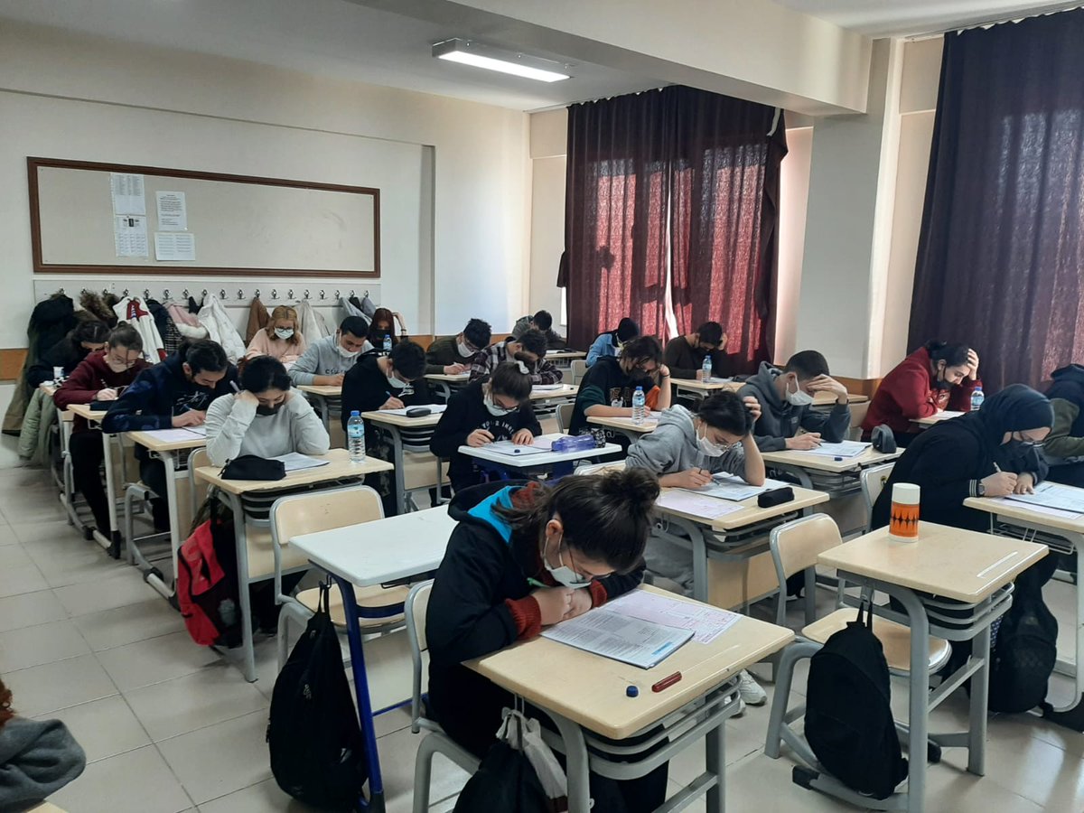 HaydiUniversite's tweet photo. #HaydiÜniversiteye
#KazanımDeğerlendirmeSınavı

Valiliğimizin desteğiyle @TC_Bolvadin Kaymakamlığınca uygulanan Haydi Üniversiteye projesi kapsamında "Akademik Başarılarının Artırılması" için Liselerimizde YKS değerlendirme sınavı yapıldı.

@TanerBolat 
@DervisOzcal
@TC_Bolvadin https://t.co/z126s0bNkf