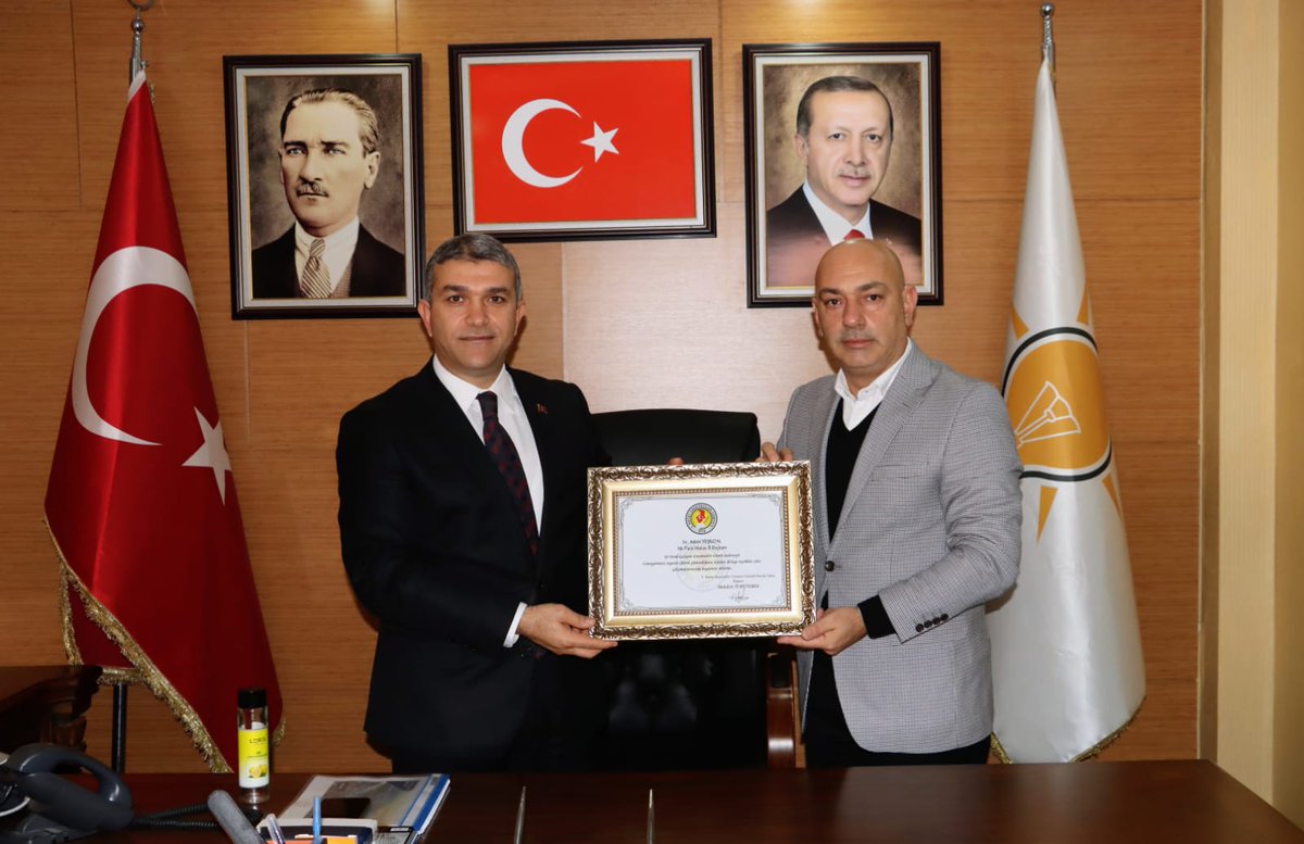 HGC’DEN AK PARTİ’YE ZİYARET
Haberin detayları: hgc.com.tr/haber/hgcden-a… <a href="/temizyurekmedya/">Abdullah Temizyürek</a> <a href="/ademyesildal/">Adem Yeşildal.🇹🇷</a> <a href="/akpartihatay/">Akparti Hatay</a> <a href="/hataygc/">HGC</a> #10ocakçalışangazetecilergünü