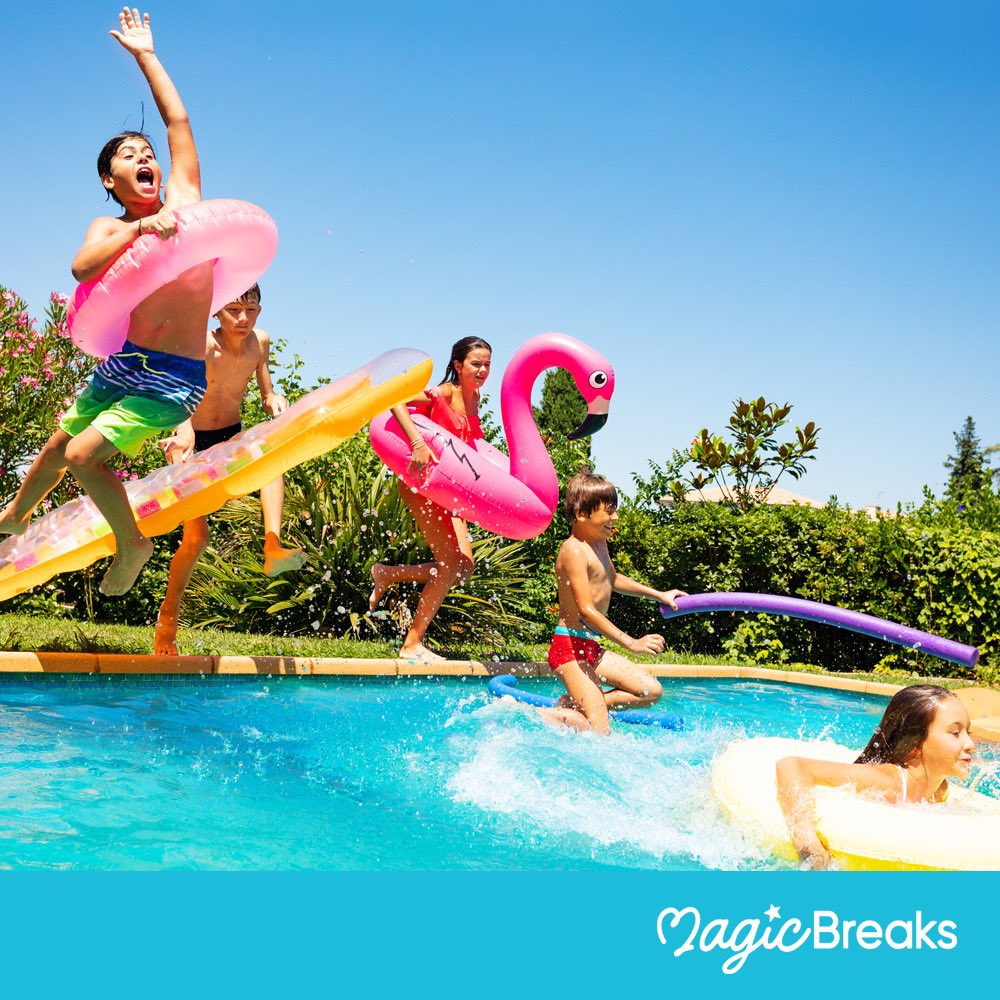 It's giveaway time! 🎉

We have something to cheer up your #BlueMonday... we're giving you the chance to win a £50 Amazon Gift Card and family cinema tickets! 💙

To enter:
⭐LIKE &amp; RETWEET this post
⭐REPLY with your favourite holiday pictures

A winner will be selected tomorrow