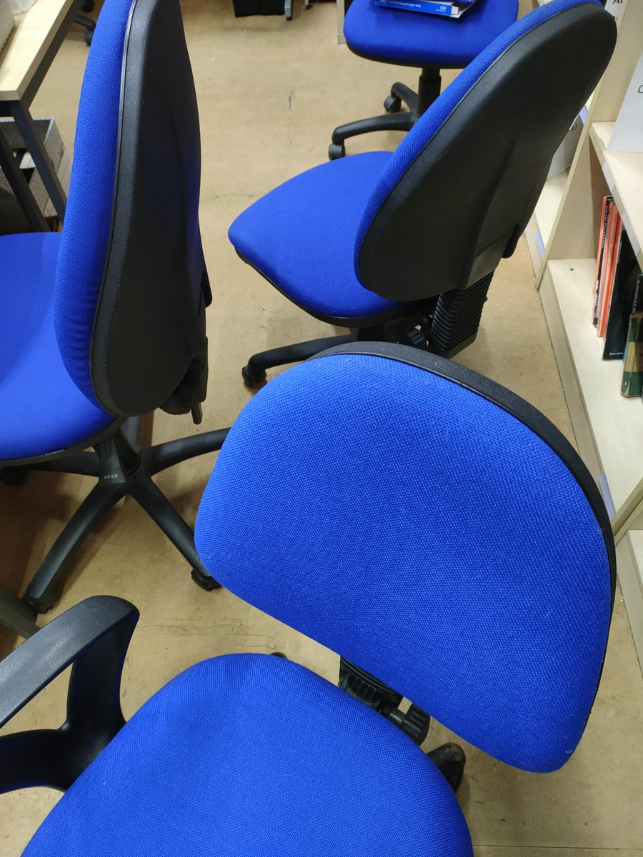 GMPMuseum's tweet photo. We โค๏ธ blue. We won't have any other colour! Even our museum issue red ropes, are - blue.
#BlueMonday #BlueTuesday #BlueStationary #BlueChairs #BlueEverything
#MondayMotivation #mondaythoughts #BrewMonday https://t.co/g5aIrkykr3