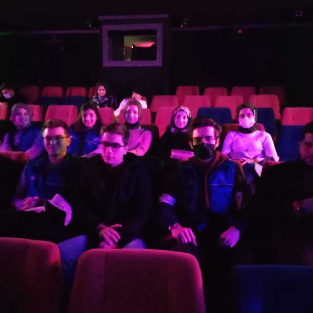 GSB_Talasgm's tweet photo. Gönüllü Gençlerle bir kez daha İyi ki varsın Eren demek için bir Kesişme de bizden gelsin, film gösterimini duygu dolu izlerken; Eren'in değerini daha iyi anladık 🎞️ 🎬
#GSBGM
#TalasGM
#GençOfis https://t.co/IyBplIxzS2