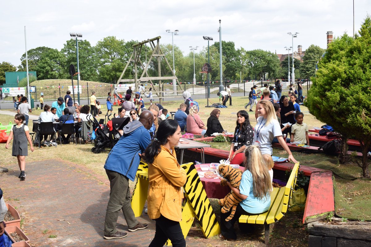 Happy memories of one of our many community events with our partners <a href="/BurgessSports/">Burgess Sports</a> <a href="/PeckhamBMXClub/">Peckham BMX Club</a> <a href="/1stSouthwark/">1st Southwark Scouts</a> @Comm_Cycleworks <a href="/giraffehouseSE5/">info@creationtrust.o</a>