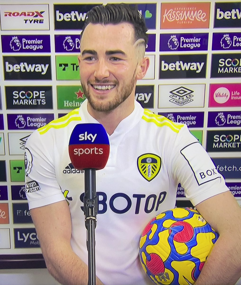 Leeds_Whites's tweet photo. Of course you can play with us Jack Harrison, you'd walk into any team without having to bring your own ball 💛🤍💙 #lufc #leeds https://t.co/3GO5ccFa6C