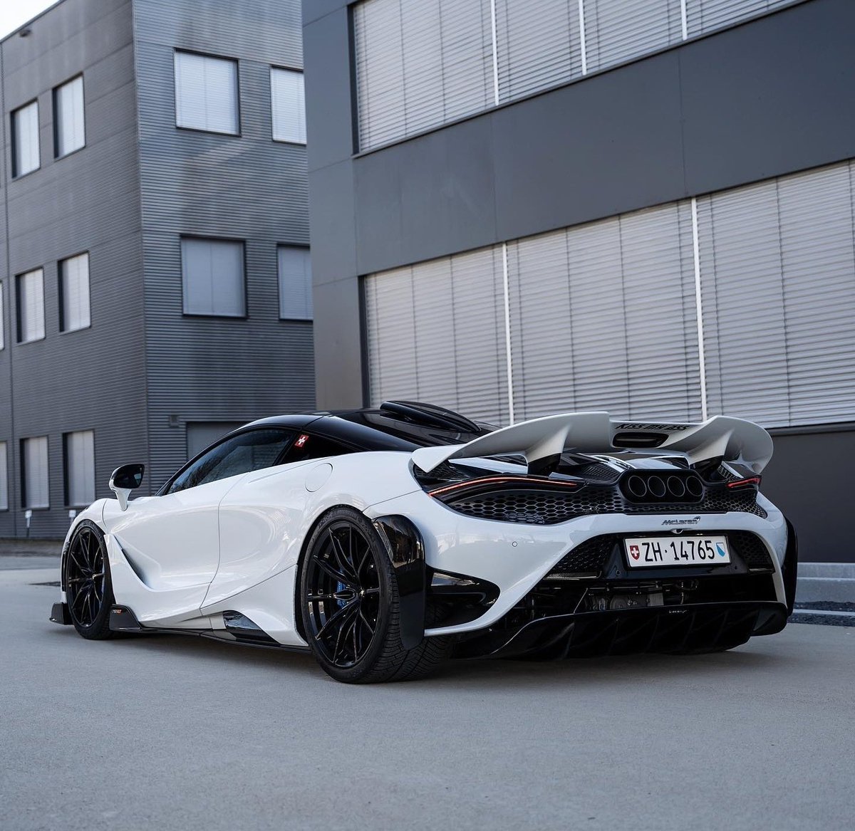 WorldWideCarsTM's tweet photo. McLaren Monday 👌🏽 https://t.co/jOSpnWeLsG