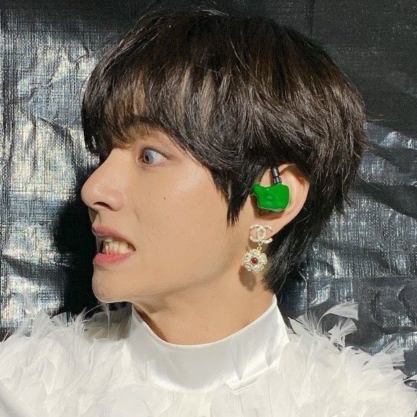softaetaee's tweet photo. This taehyung, i m in love 💗 https://t.co/Cv7lZyvzsS