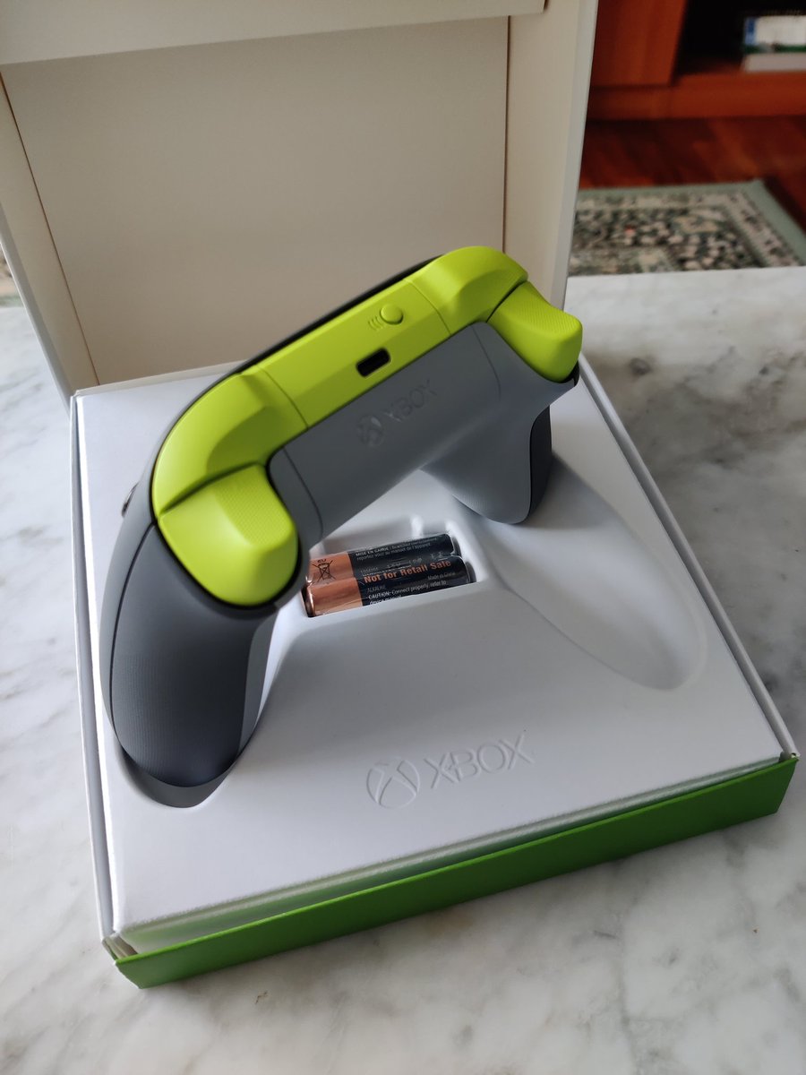 carlosdavidenx's tweet image. Al fin llegó! #XboxDesignLabs #Xbox