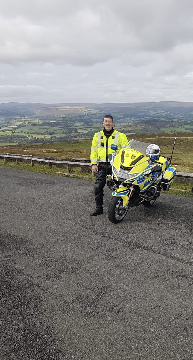 Chris4121's tweet photo. @Sgt4000GBerry @BullshirePolice Advanced bike course 09/21 somewhere in Wales!! https://t.co/ITFKGCTKSt