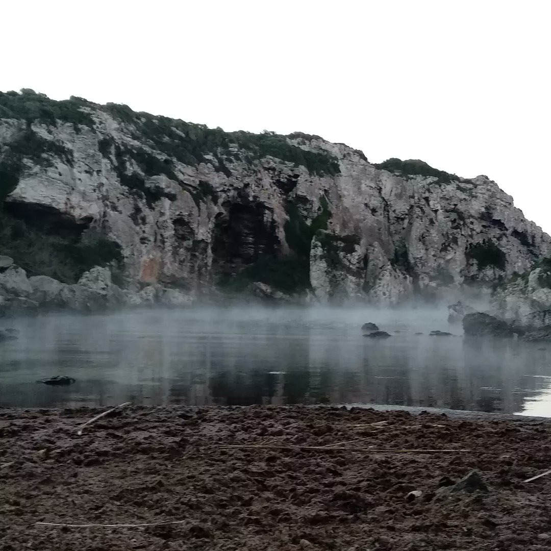 MartaCarrerasIB's tweet photo. Avui de matí, de la mar sortia fum @MiquelSalamanca #Menorca #CalesCoves #CalenPorter https://t.co/czIFy5N0D1