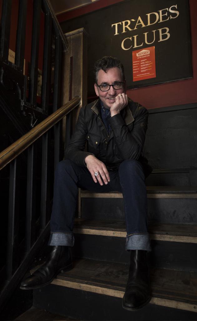 The happiest of birthdays to the wonderful @RichardHawley, absolute leg end, gent and amazing musician. Pictured here for one of his @thetradesclub shows during @IVW_UK #IVW17 @visionhausmusic Gary Prior