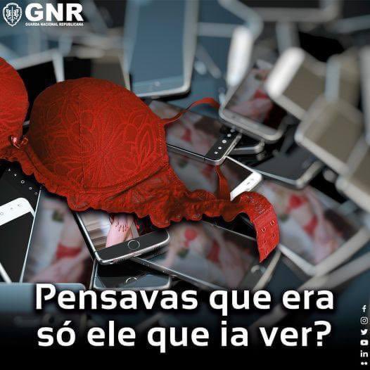 CristinaRodS's tweet photo. A Gnr fez esta campanha p/ alertar  p/ a questão da partilha não consentida de “nudes”. A gnr no texto q acompanha a imagem diz “n sejas vítima”, e não tem uma palavra para o agressor. Uma! A saga de se continuar a culpar as vítimas e não os agressores continua. Assim n vamos lá. https://t.co/7b2pwZ8Yt8