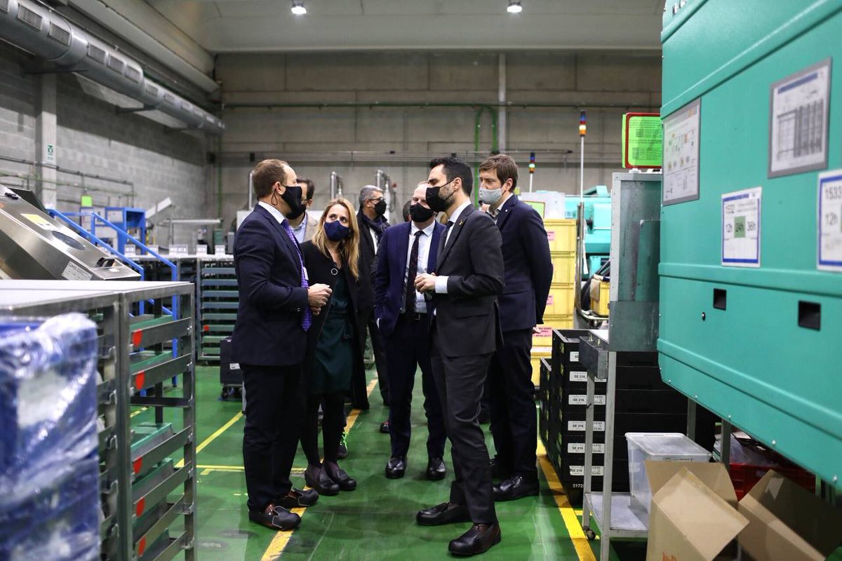 L'empresa <a href="/TAG_automotive/">TAG Automotive</a>, antiga NIFCO adquirida per <a href="/taurusEsp/">Taurus ES</a>, és exemple de reconversió d'una indústria en situació de risc a un projecte d’indústria 4.0, viable i amb futur. L'operació ha comptat amb el suport de la direcció general d'indústria, d'<a href="/accio_cat/">ACCIÓ</a> i de l'<a href="/icfcat/">ICF</a>.