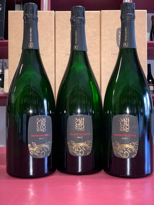 amo_wine's tweet photo. Oggi vi presentiamo il San Cristoforo Franciacorta Brut Docg, dal colore giallo paglierino, dai delicati sentori di frutta matura, frutta secca e miele, piacevolmente fresco e sapido. Vieni a scoprirlo in promo https://t.co/NohGAaqU8z #bollicine #promo #amowine #franciacorta https://t.co/E7L4nLDxjM