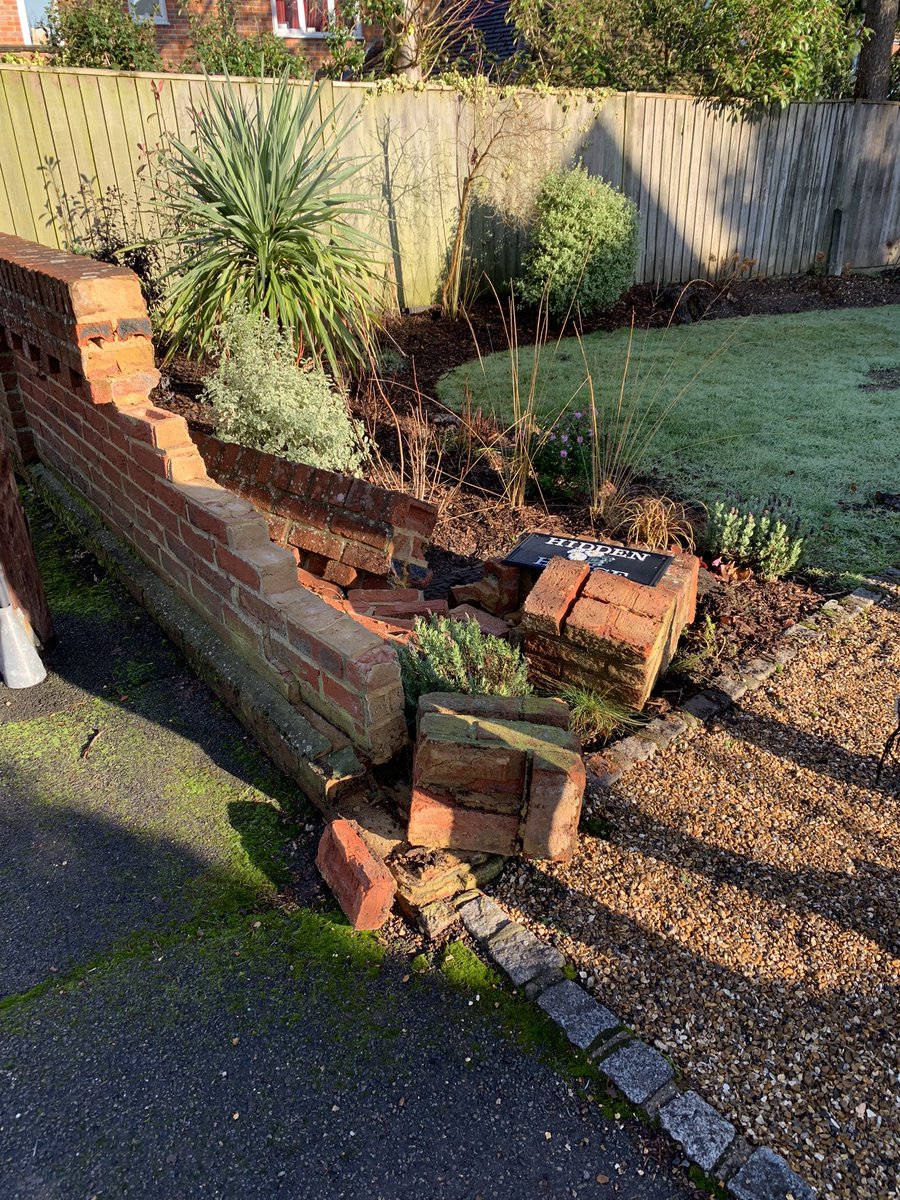 THennigs's tweet photo. Parcel force has been renamed Parcel Excessive Force in our house now. They done seem to mind. @parcelforce https://t.co/MsOZ9Vrs1A