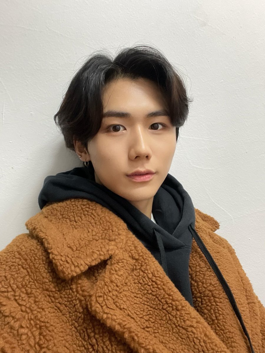 dkz_dy's tweet photo. #JONGHYEONG
눈 오니까 다들 미끄러지지 않게 조심해요🤓🐻 https://t.co/q5SZOpYgvl