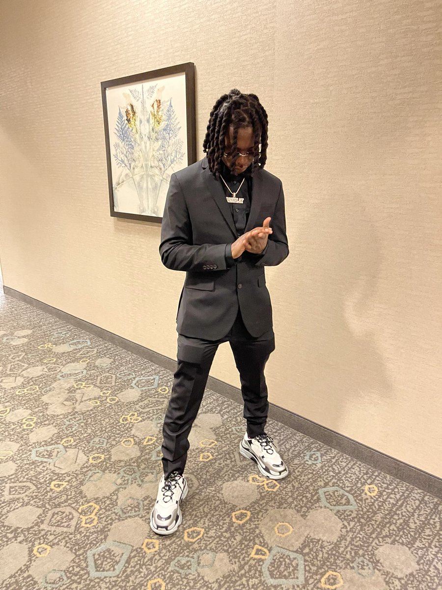 5klilchris's tweet photo. Landon ioon wish this pain on anybody I’m torn too pieces about you kid this a nightmare I will never wake up from lil bro you were so young and innocent but what’s killing me is that you didn’t have anything to do with this my boy just wrong place and wrong time #LongLiveLandon https://t.co/IpjvPbgE71