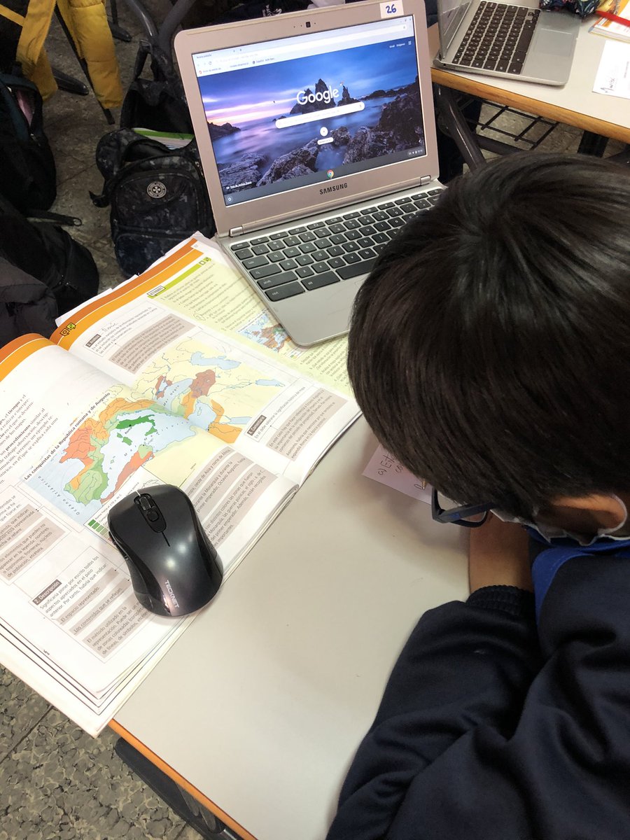 maristasguada's tweet photo. Los alumnos de 1°ESO aprenden a comentar un mapa histórico para comprender mejor los contenidos de la unidad que estamos trabajando en clase @maristasiberica #micolemola #competenciadigital https://t.co/x8lc021WWi