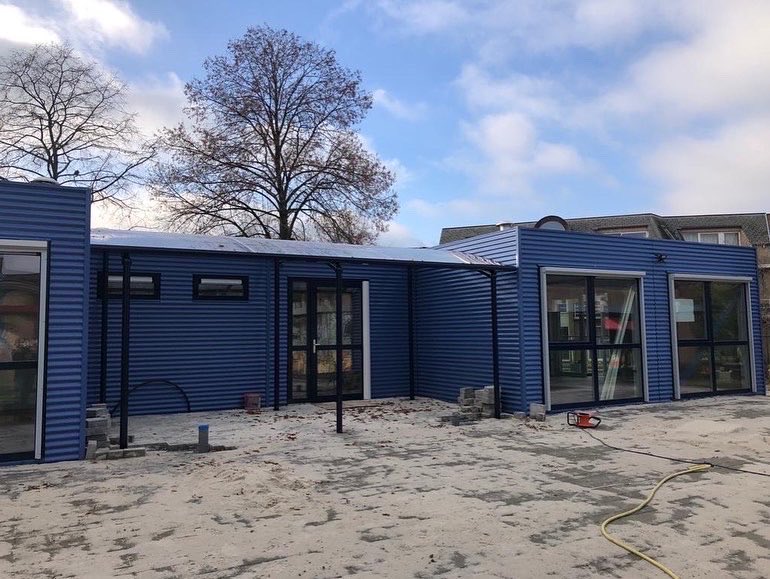 sgrSCOOP's tweet photo. In Sterrenhemel #Machelen trekken de kleinste kleuters binnenkort in nieuwe (en blauwe!) lokalen. Helemaal op maat, heel erg mooi en nodig. #capaciteit #fieroponsGO #sgrSCOOP https://t.co/SaU49aV6Ve