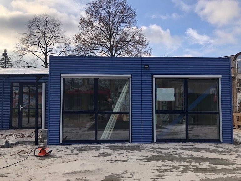 sgrSCOOP's tweet photo. In Sterrenhemel #Machelen trekken de kleinste kleuters binnenkort in nieuwe (en blauwe!) lokalen. Helemaal op maat, heel erg mooi en nodig. #capaciteit #fieroponsGO #sgrSCOOP https://t.co/SaU49aV6Ve
