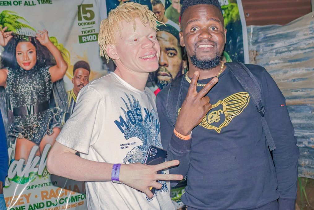 #Yotoula
Batondy ft Cvstro and Zay - Yotowla(Prod by BigRobza)

youtu.be/G28i_S6nbyo

Please  Subscribe and Share.
Mujiee