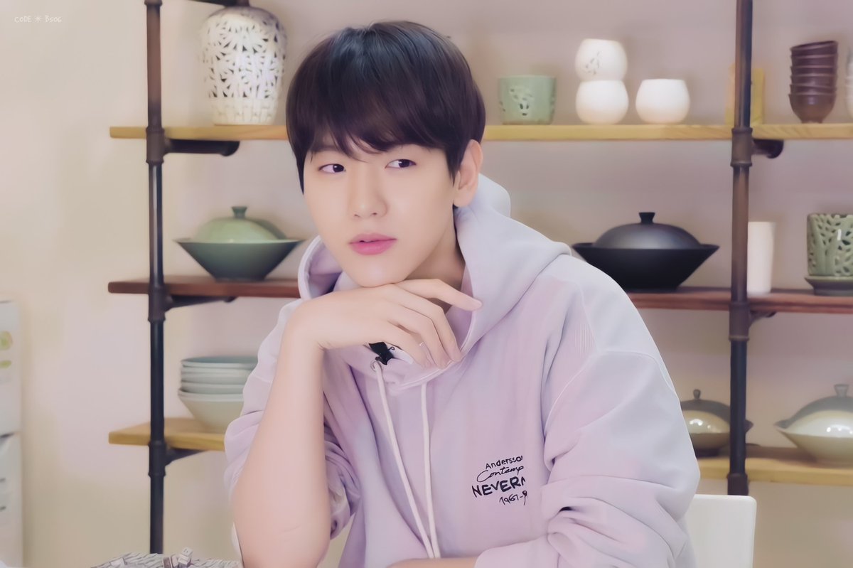 codeB5O6's tweet photo. pottery making with baekhyun 🤍 https://t.co/8zLrIOr2N3