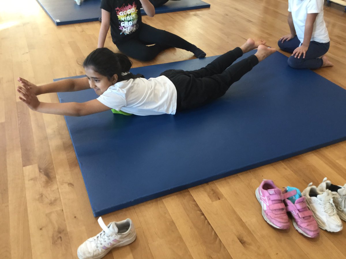 PindersPrimary's tweet photo. For our first gymnastic session Year 3 have looked at different shapes including Japana. We had a go and with practice we hope to continue improving #pppe #ppyear3 https://t.co/ZL8ktNDWGB