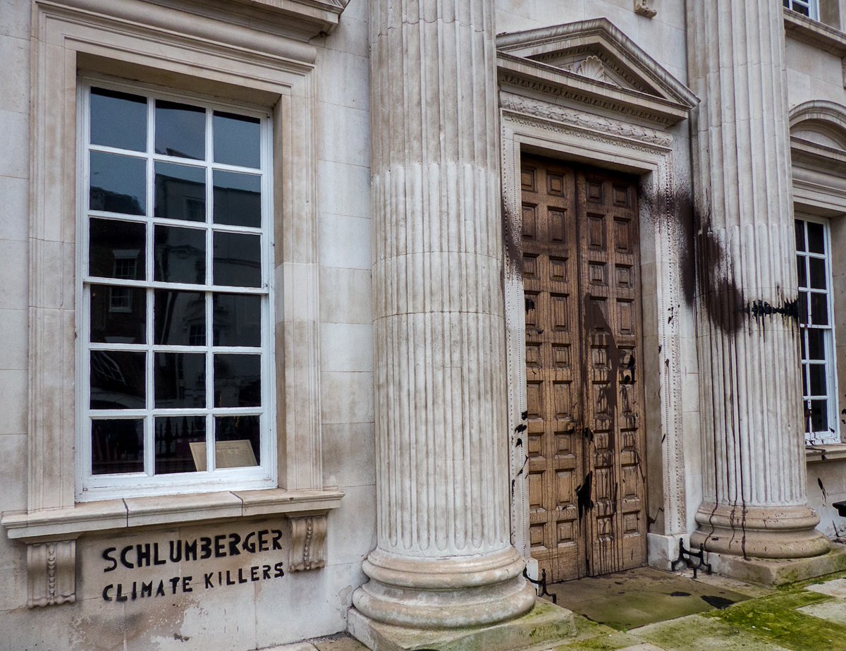 xr_cambridge's tweet photo. Uni response to paint throwing: "we condemn in the strongest terms any damage done to University property”

We condemn the damage @Cambridge_Uni is doing to our planet by working with fossil fuel giant Schlumberger.

Cambridge Uni, you have blood on your hands. https://t.co/pDMONBWx5A