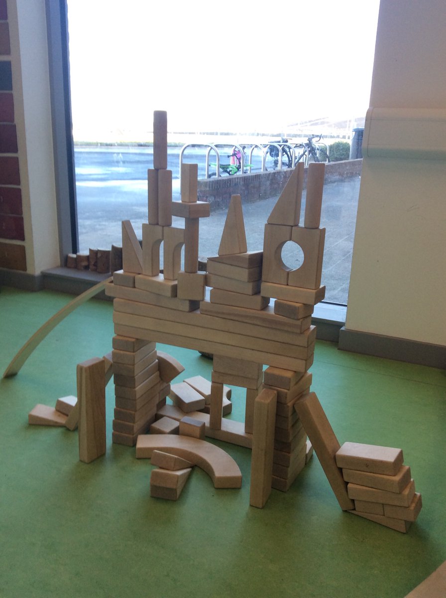 WallyfordPNurs's tweet photo. A few of the children in Squirrels A have been very busy in the block area this morning. "This is London bridge like in Paddington!" Amazing work, l'm sure you will all agree. #minibuilders #minigranddesign https://t.co/5IQ2WCoKXw