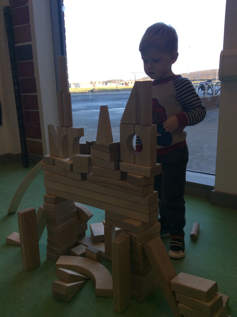 WallyfordPNurs's tweet photo. A few of the children in Squirrels A have been very busy in the block area this morning. "This is London bridge like in Paddington!" Amazing work, l'm sure you will all agree. #minibuilders #minigranddesign https://t.co/5IQ2WCoKXw