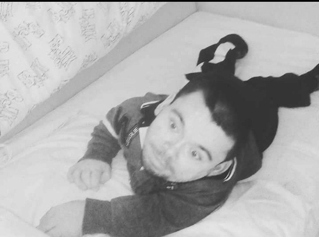 ysfmico's tweet image. Merak edene

90 cm boyum

4 metre kare döşeğim

20 cm yastığım

Üzerimde battaniyemle

Ben