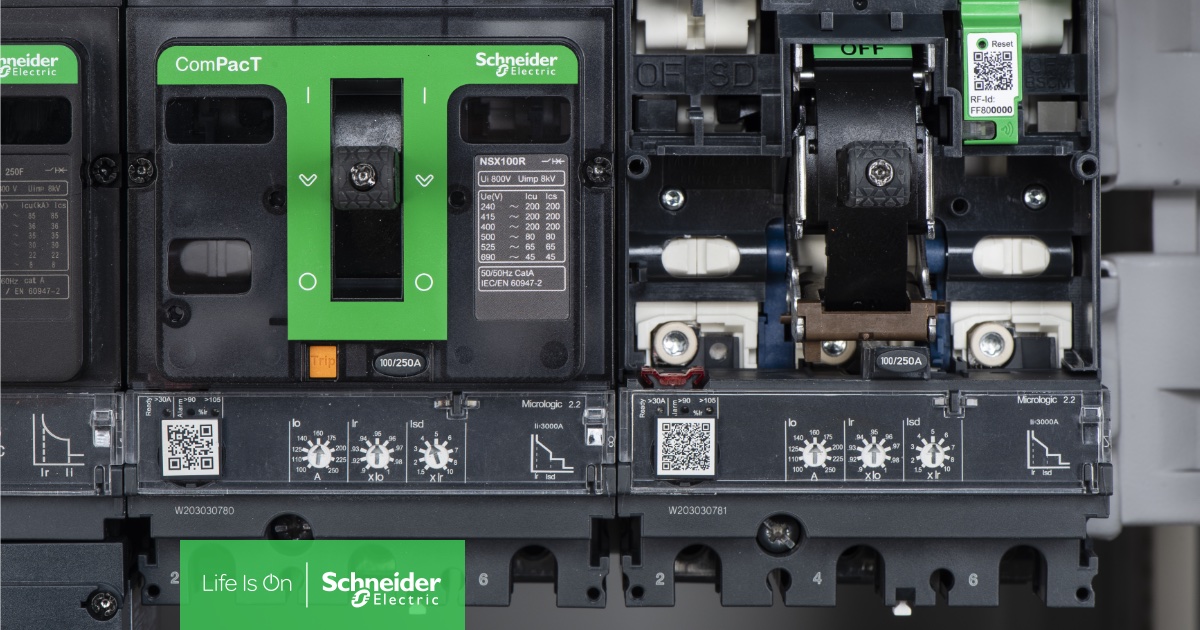 SchneiderSwiss's tweet photo. Blättern Sie durch den #NewComPacT Katalog & entdecken Sie jedes kleinste Detail zu unserem Angebot an kompakten Leistungsschaltern. So sehr steigert Konnektivität die Effizienz Ihrer Anlagen ➡️ https://t.co/2NAY8LvFnk #SchneiderElectric #SmartBuildings #Nachhaltigkeit https://t.co/MNYjjJTvsx