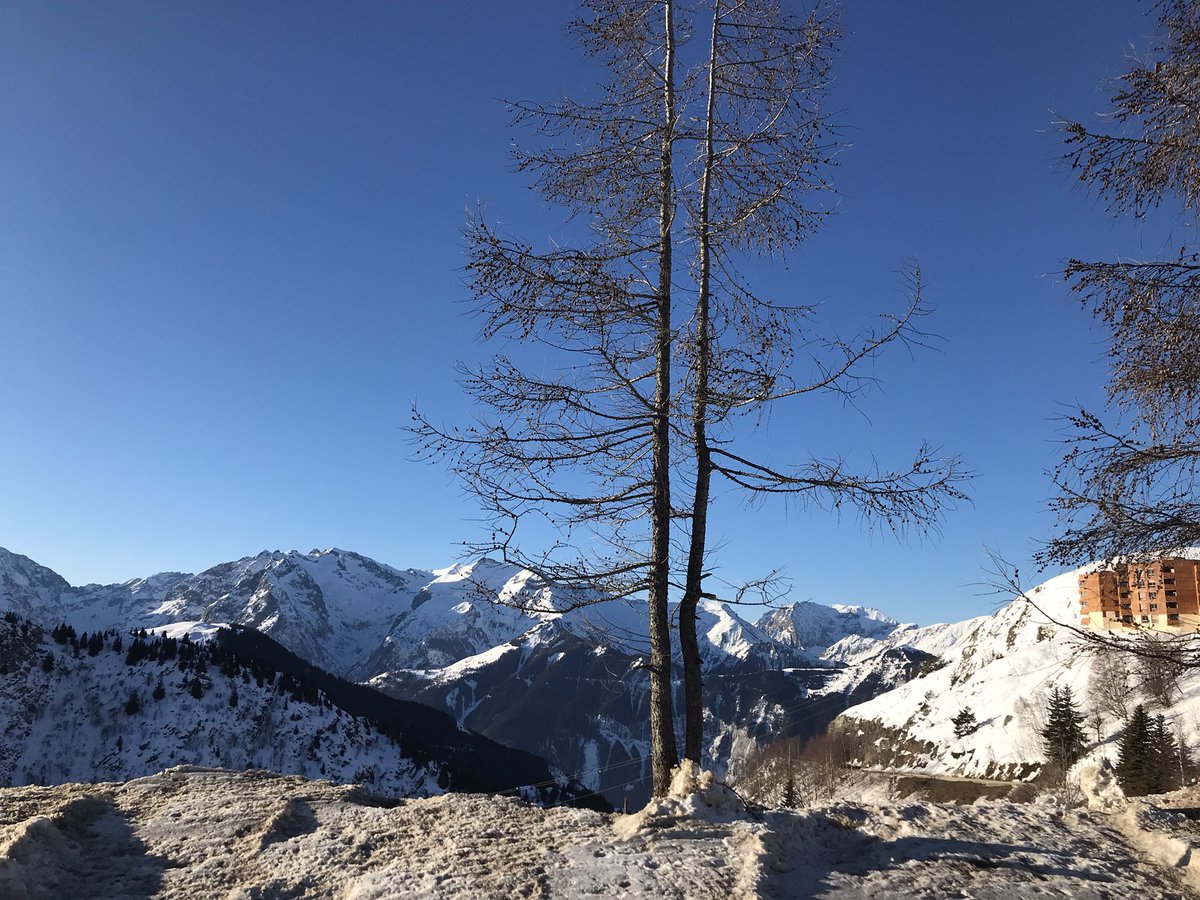 Stephbou08's tweet photo. #FAH2022 @Festivalpedhuez jour d’ouverture : y a plusqu’à !! #TeamRTL @LVT_RTL https://t.co/YFy8asbwyM