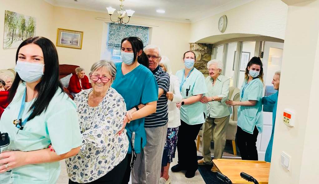 Wellburncare's tweet photo. Our staff and residents dancing into the new week like...💃🕺❤️💙

#careforyourcareer #careerincare #carehome #carers #workhardplayhard #MondayMotivation https://t.co/lnbp5PyqV4