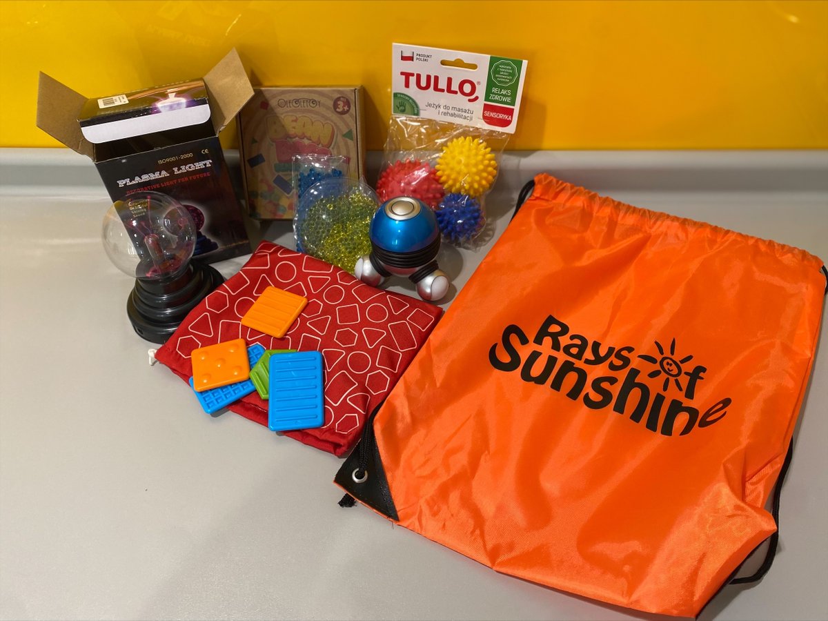 CbitHelen's tweet photo. I would just like to thank "Rays of Sunshine" 
I made an application for one of their "sensory bags" a few months ago for the Occupational Therapy dept to use with the ABI patients at Alder Hey Children's hospital. This arrived last Thursday!! The team at AH are delighted as am I https://t.co/OJGVLMaKcY