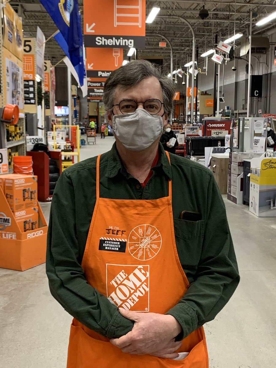 MannyHomem's tweet photo. Welcome our new Customer Experience Manager(CXM) Jeff on his first official opening shift in his new role. Looking forward to seeing you live and teach our Core Values to our associates. #OneTeam #HDValues @HomeDepot2674 @Mike_Attar https://t.co/PbCbOLdO2o