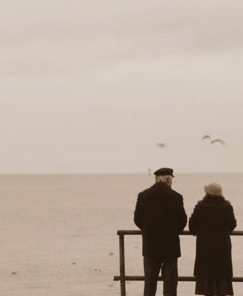 "Se nos va la vida deseando otra".
Alejandro Jodorowsky