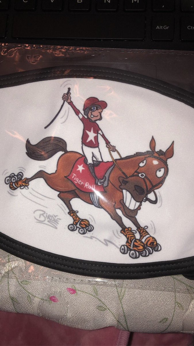 *** FREE ***

I’m giving away this awesome Tiger Roll face mask by <a href="/DarrenBirdie/">BIRDIE</a> 

All you have to do is FOLLOW ME &amp; RETWEET this post!

good luck! #Competition <a href="/BoyleSports/">BOYLE Sports</a> #TigerRoll