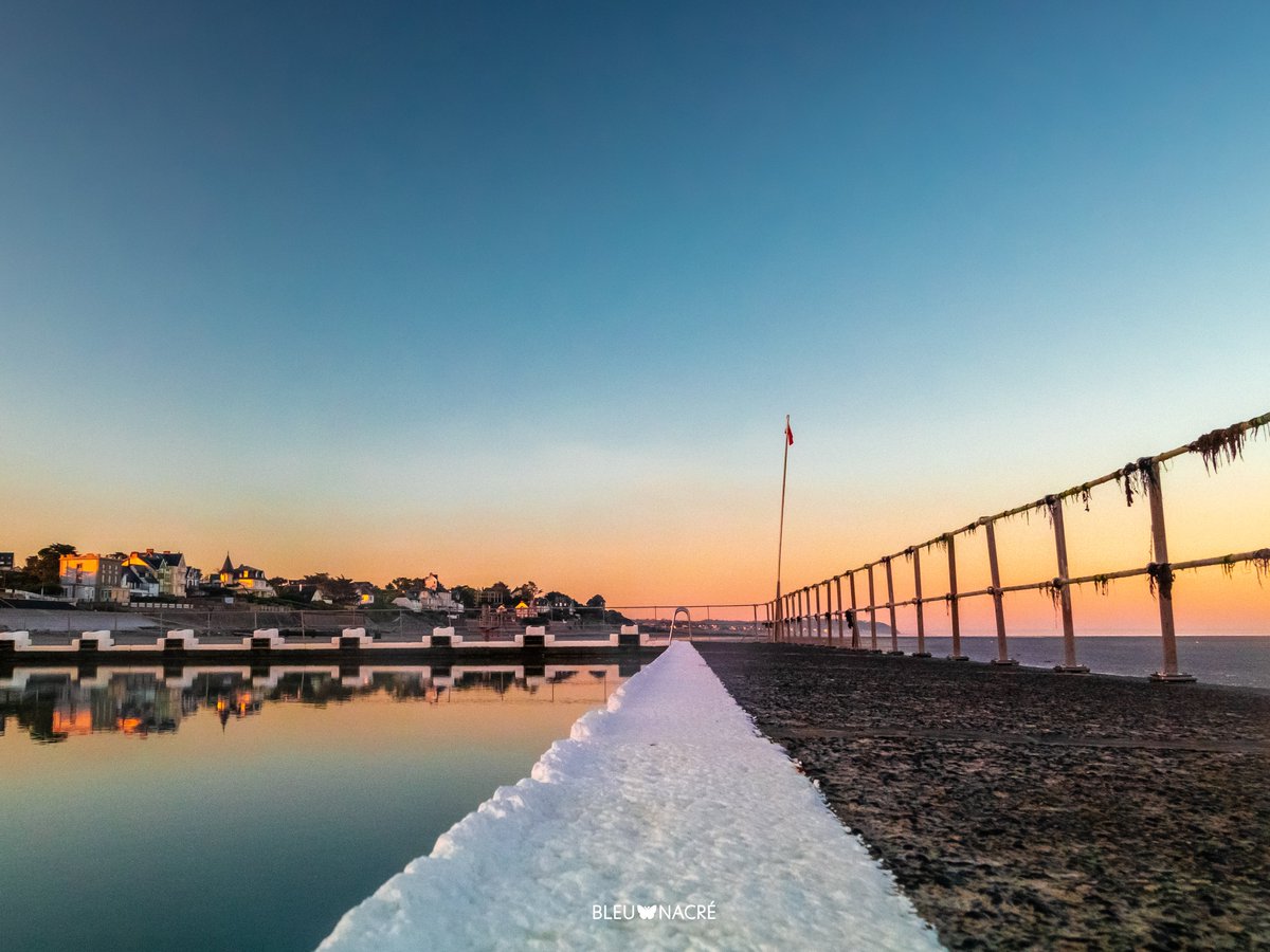 tourisme_gtm's tweet photo. #MondayMotivation
C’est le #BlueMonday le jour le plus déprimant de l’année. Pour l'affronter, la #destination vous offre un « feel good » avec ce lever de soleil. Et ici, c’est toute l’année les #bienfaits de la #luminotherapie sur la #sante !
📸 Amandine Olivier https://t.co/2MbLdGitOy